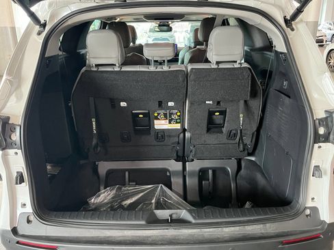 Used 2025 Toyota Sienna XLE w/ XLE Plus Package AWD/4WD image 10