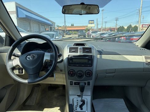 Used 2012 Toyota Corolla LE FWD image 15
