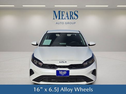 Used 2024 Kia Forte LXS image 9