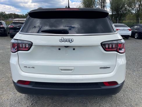 Used 2019 Jeep Compass Latitude w/ Popular Equipment Group AWD/4WD image 6