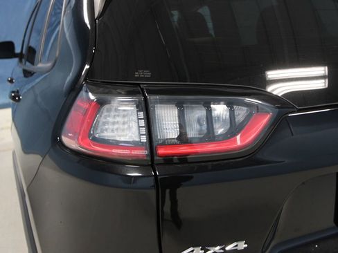 Used 2022 Jeep Cherokee Limited AWD/4WD image 35