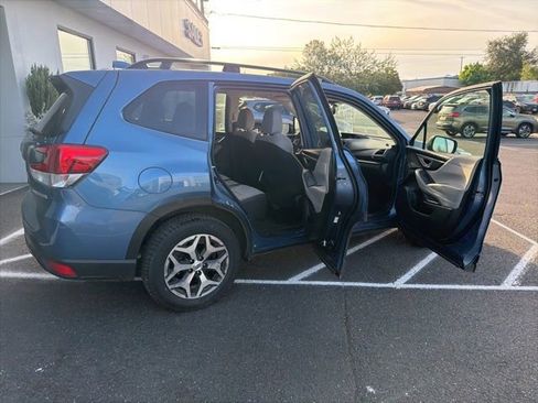 Used 2023 Subaru Forester Premium AWD/4WD image 10