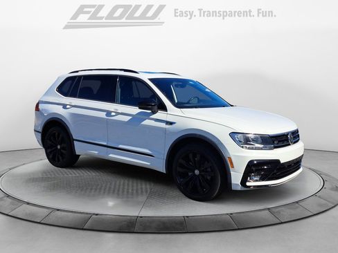 Used 2021 Volkswagen Tiguan SE FWD image 1