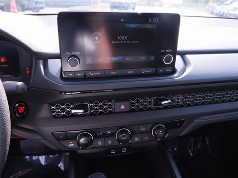 Certified 2025 Honda Accord SE image 17