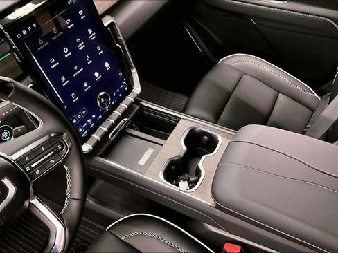 Used 2025 GMC Acadia Denali w/ Super Cruise Package image 15