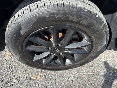 Used 2020 Dodge Journey SE w/ Blacktop Package image 12