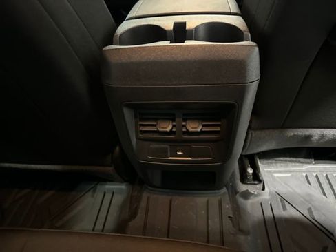 Used 2024 Chevrolet Colorado LT w/ LT Convenience Package image 10