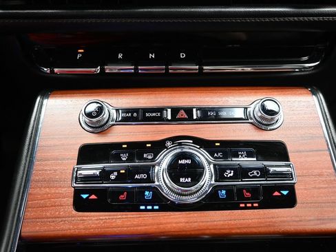 Used 2022 Lincoln Aviator Reserve w/ Equipment Group 201A AWD/4WD image 44