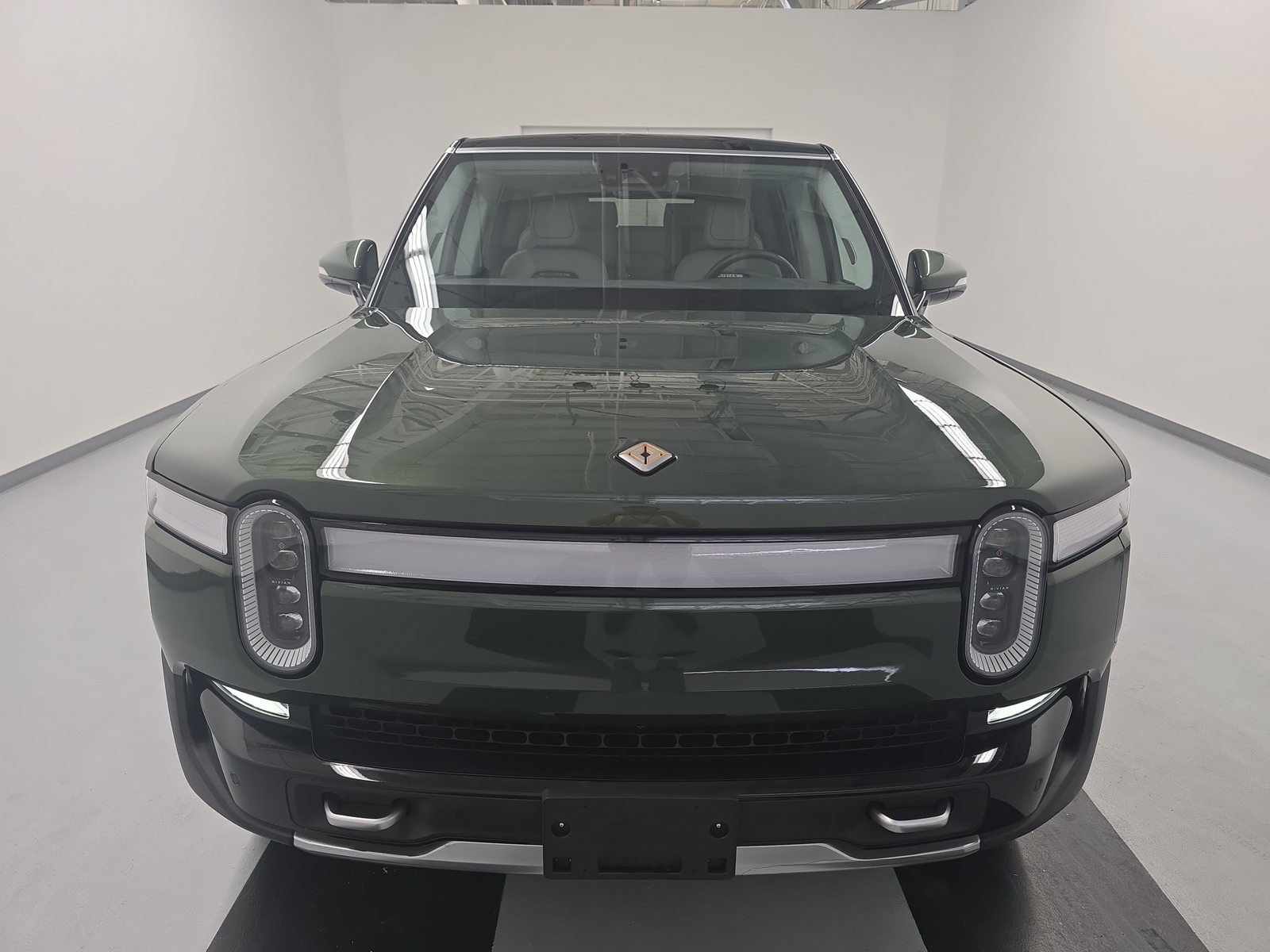 Used 2024 Rivian R1S Adventure Dual AWD/4WD image 8