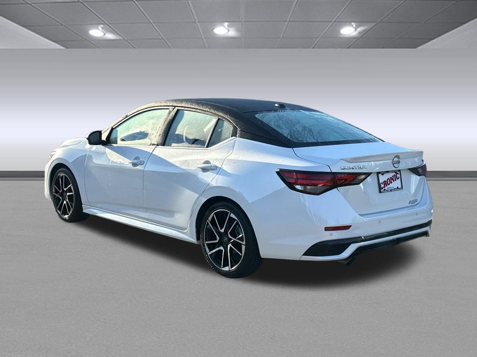 Used 2025 Nissan Sentra SR w/ SR Premium Package FWD image 5