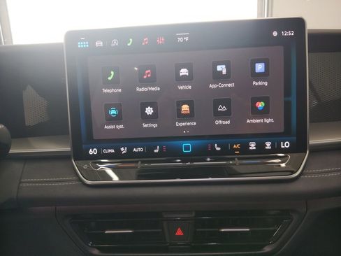 New 2026 Volkswagen Tiguan SE AWD/4WD image 10