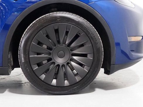 Used 2024 Tesla Model Y Long Range image 43