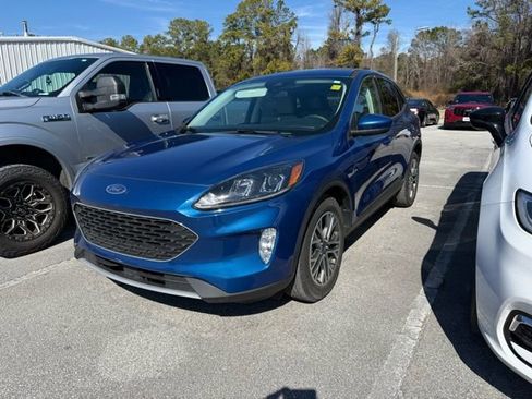 Used 2022 Ford Escape SEL w/ Class II Trailer Tow Package image 1