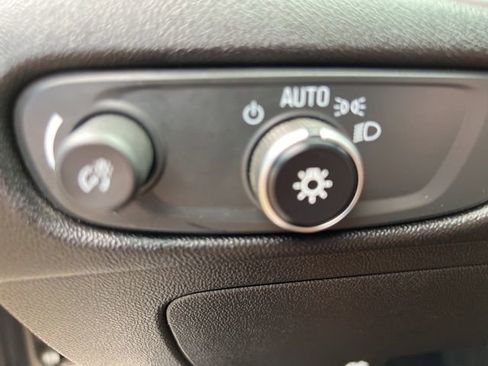 Used 2024 Chevrolet Malibu LT image 40