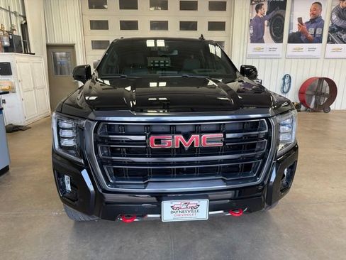 Used 2024 GMC Yukon AT4 w/ Technology Package AWD/4WD image 3