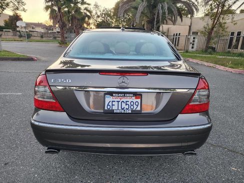 Used 2009 Mercedes-Benz E 350 Sedan image 4