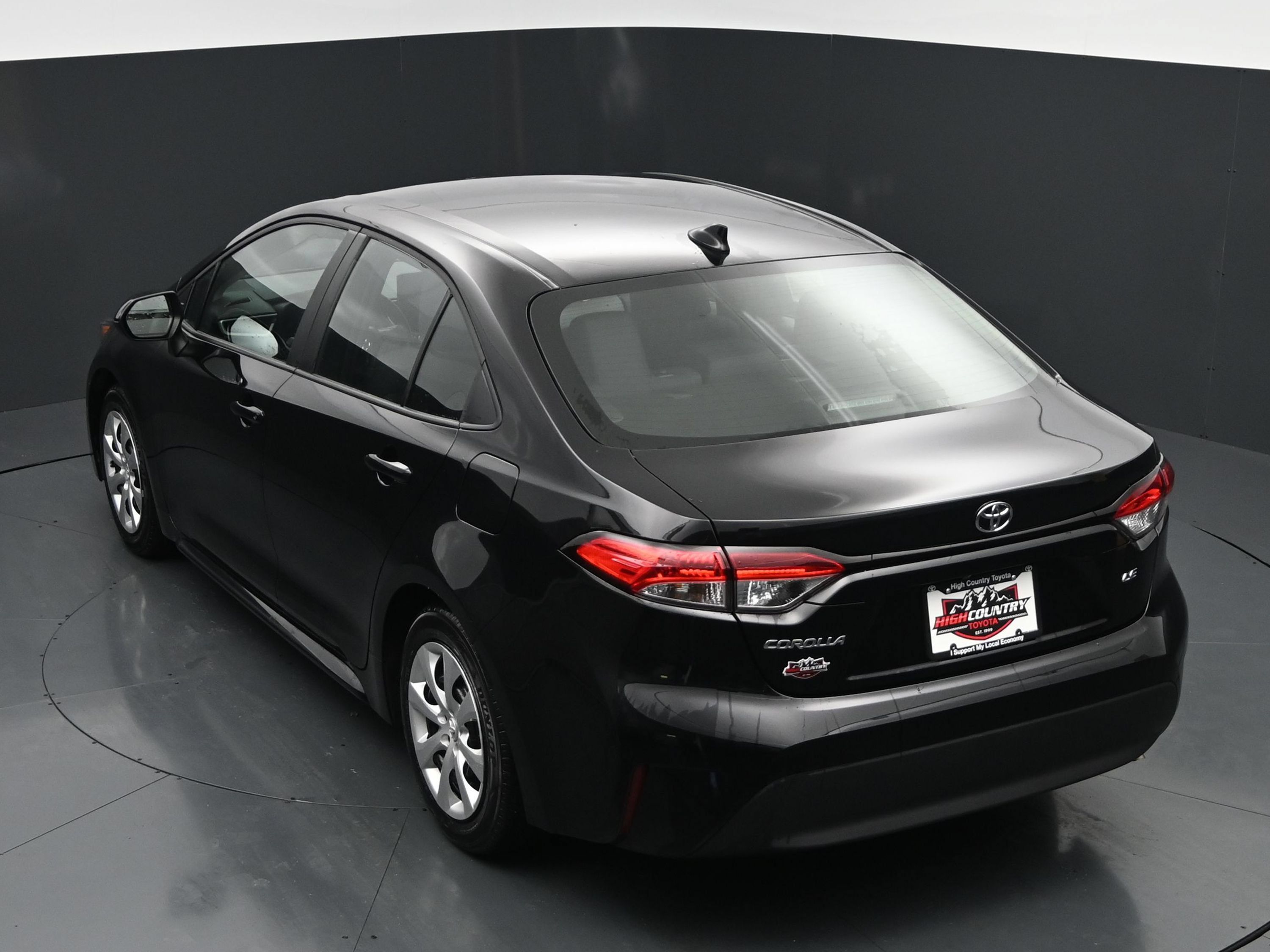 Used 2026 Toyota Corolla LE FWD image 30