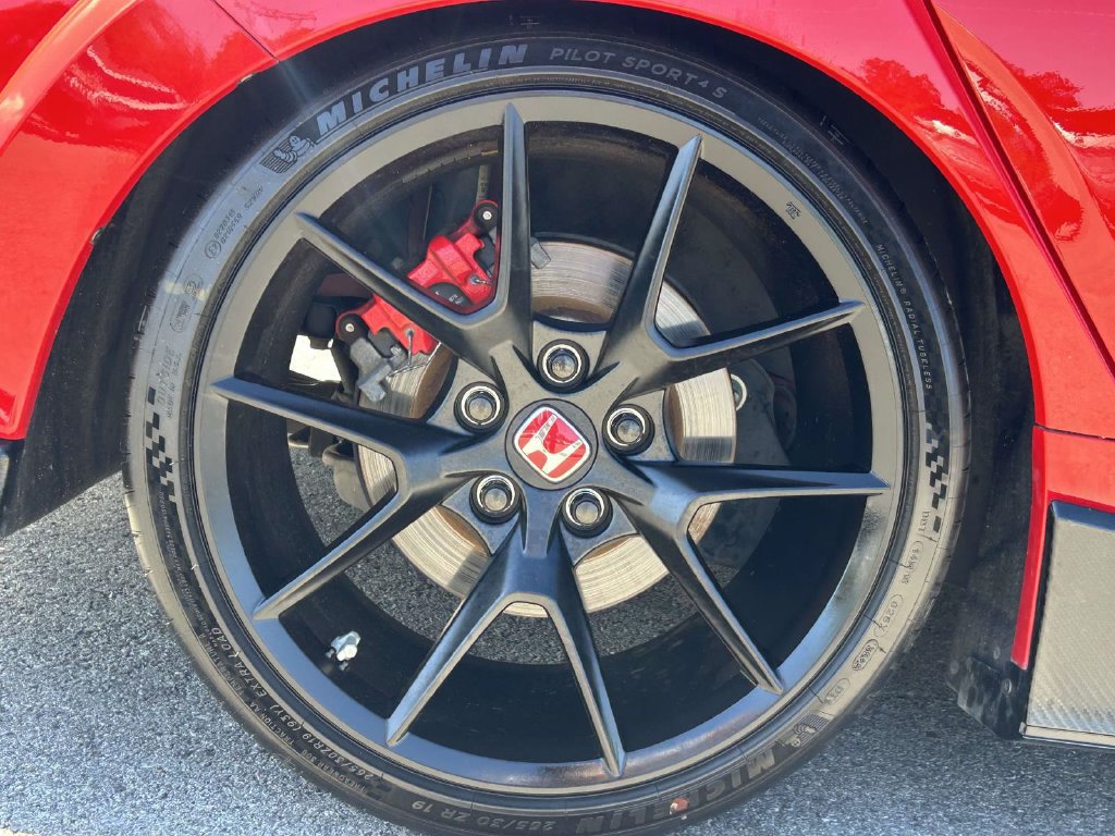 Used 2019 Honda Civic Type R image 10