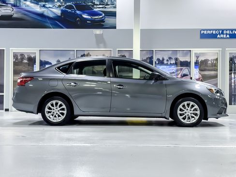 Used 2019 Nissan Sentra SV FWD image 8