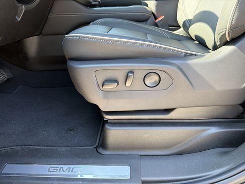 New 2026 GMC Yukon XL Elevation w/ Elevation Premium Package image 11