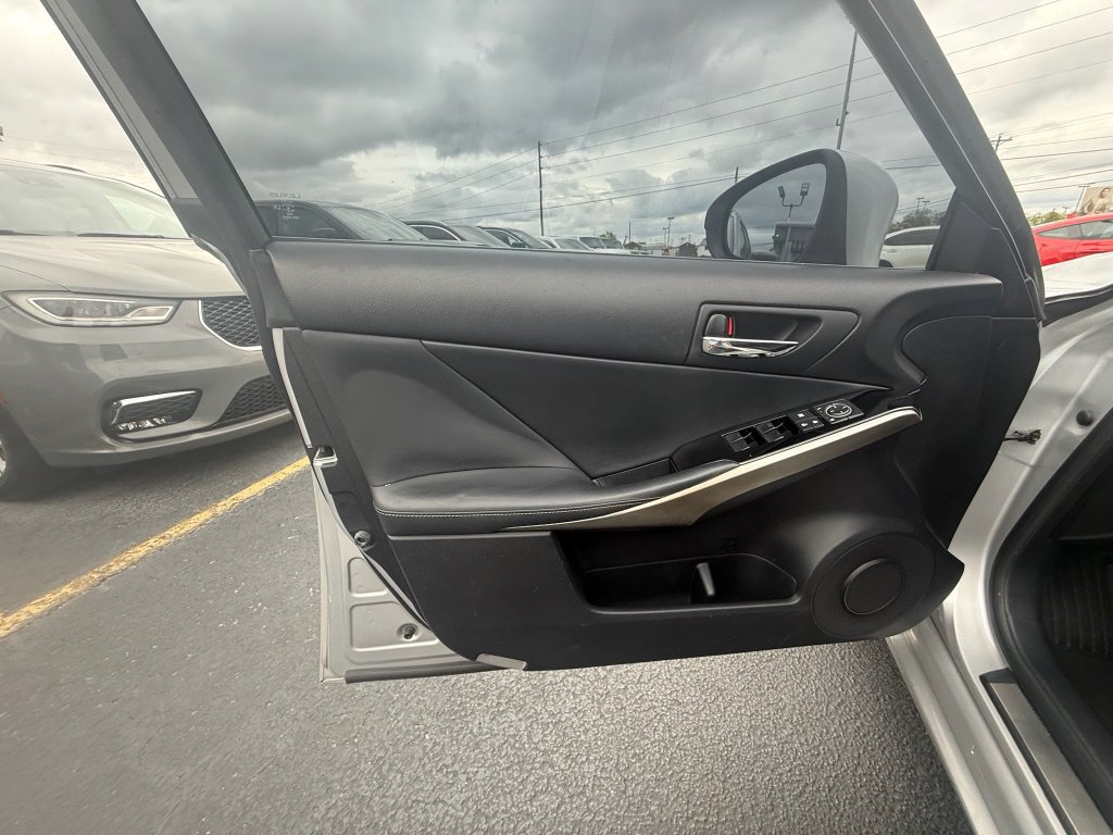 Used 2015 Lexus IS 250 RWD image 12