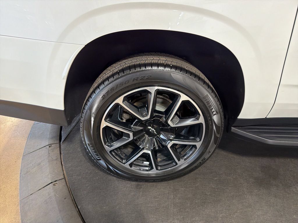 Certified 2022 Chevrolet Suburban RST w/ Luxury Package AWD/4WD image 36