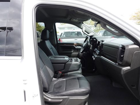 Used 2023 GMC Sierra 1500 SLE w/ X31 Off-Road Package AWD/4WD image 37
