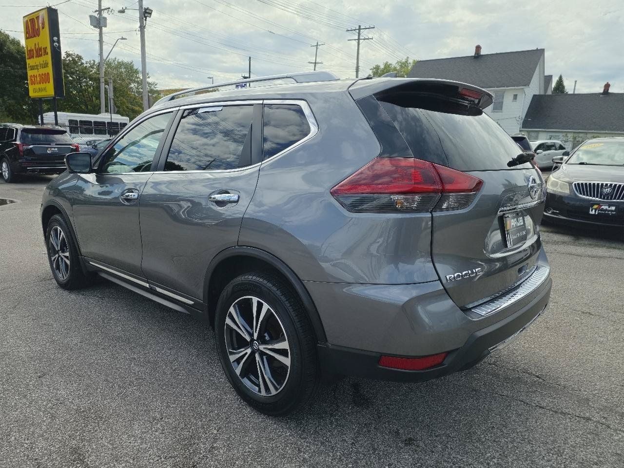 Used 2018 Nissan Rogue SL w/ Premium Package AWD/4WD image 7