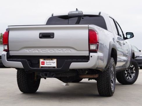 Used 2019 Toyota Tacoma TRD Off-Road image 6