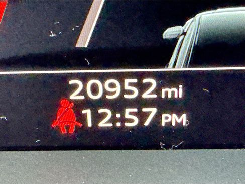 Used 2023 Audi Q8 Premium Plus image 40