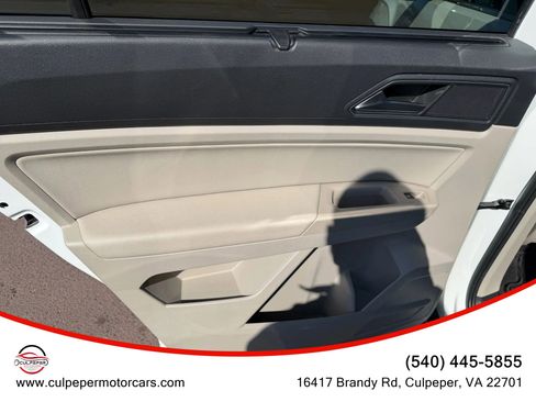 Used 2018 Volkswagen Atlas SE w/ R-Line Package image 11