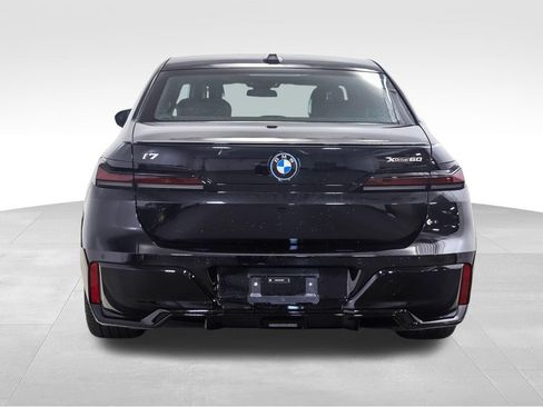New 2026 BMW i7 xDrive60 w/ Premium Package AWD/4WD image 4