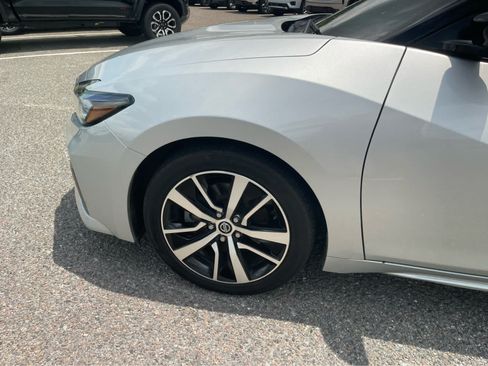 Used 2021 Nissan Maxima 3.5 SV w/ Floor Mat Group FWD image 11