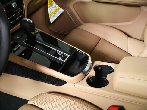 Certified 2026 Porsche Macan AWD/4WD image 19