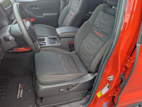 Used 2025 Nissan Frontier PRO-4X w/ Pro Convenience Package AWD/4WD image 16