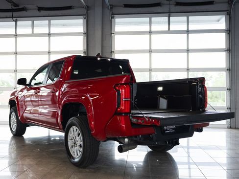Certified 2025 Toyota Tacoma SR5 AWD/4WD image 3