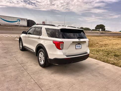 Used 2023 Ford Explorer XLT RWD image 5