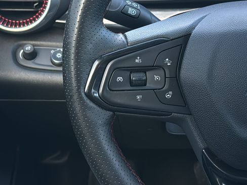 Used 2024 Chevrolet Trax RS w/ Sunroof Package FWD image 11