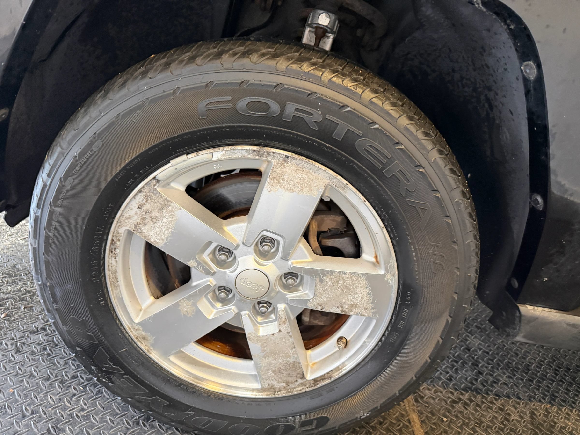 Used 2007 Jeep Commander Sport RWD image 40
