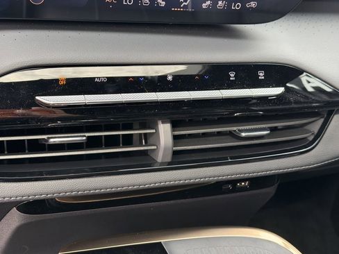 New 2026 Buick Enclave Avenir FWD image 26