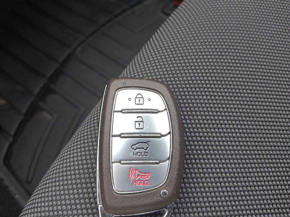 Used 2018 Hyundai Ioniq Blue FWD image 32
