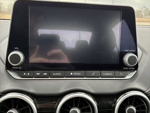 Used 2025 Nissan Sentra SV image 13