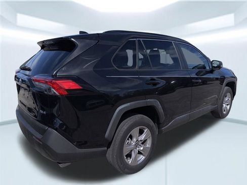 Used 2022 Toyota RAV4 XLE image 12