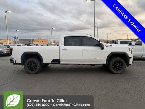 Used 2024 GMC Sierra 2500 AT4 w/ Max Trailering Package image 12