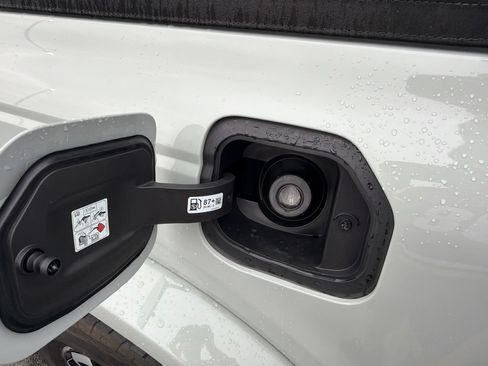 Used 2023 Ford Bronco Outer Banks AWD/4WD image 46