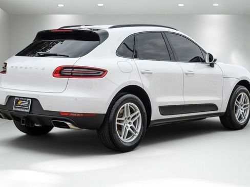 Used 2018 Porsche Macan AWD/4WD image 8