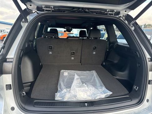 New 2025 Jeep Grand Cherokee Limited image 16