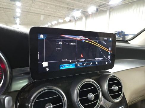 Used 2022 Mercedes-Benz GLC 300 4MATIC image 10