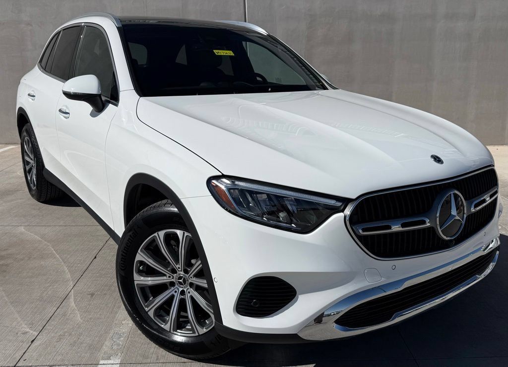 Used 2026 Mercedes-Benz GLC 300 4MATIC image 1