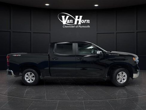 Used 2025 Chevrolet Silverado 1500 LT image 2